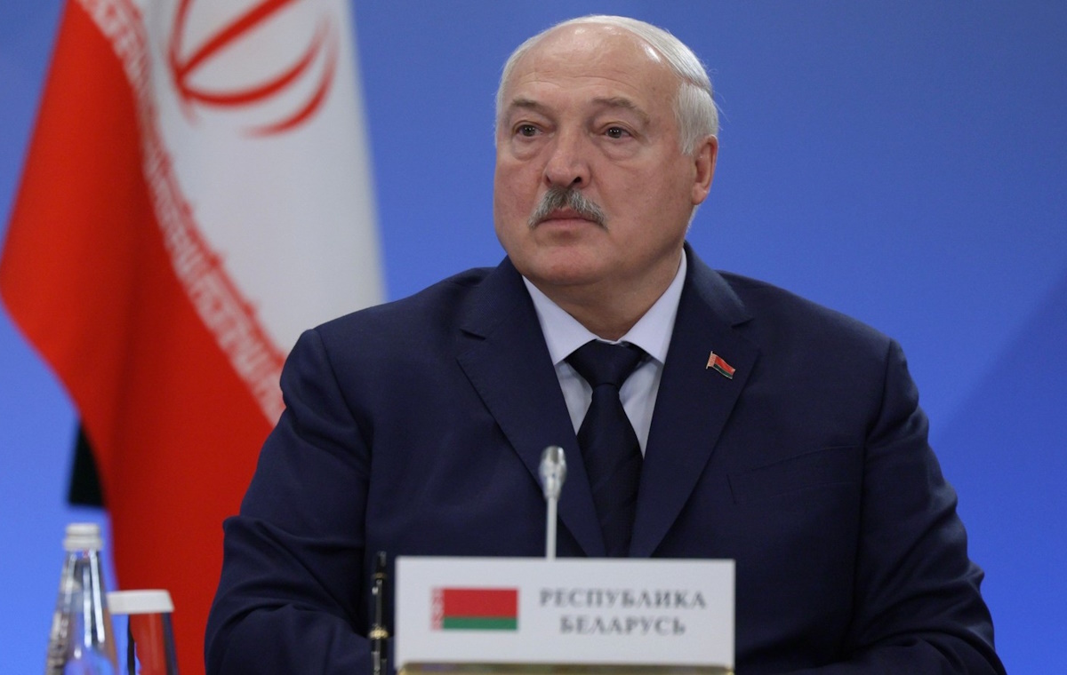 Lukashenko&#39;s fresh  Weapon. He Invited 150,000 Pakistanis!