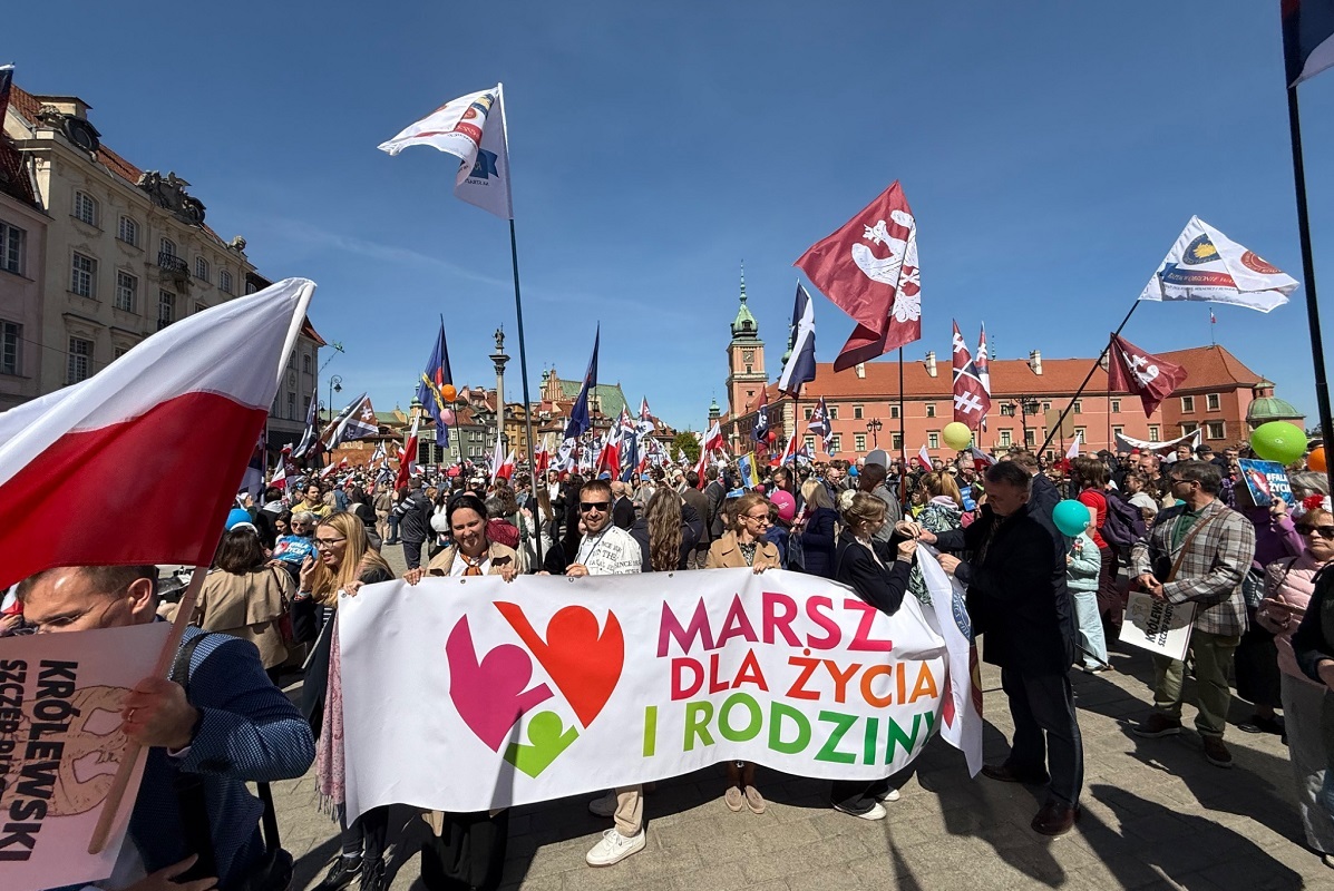 Tysiące osób wzięły udział w Narodowym Marszu Życia!