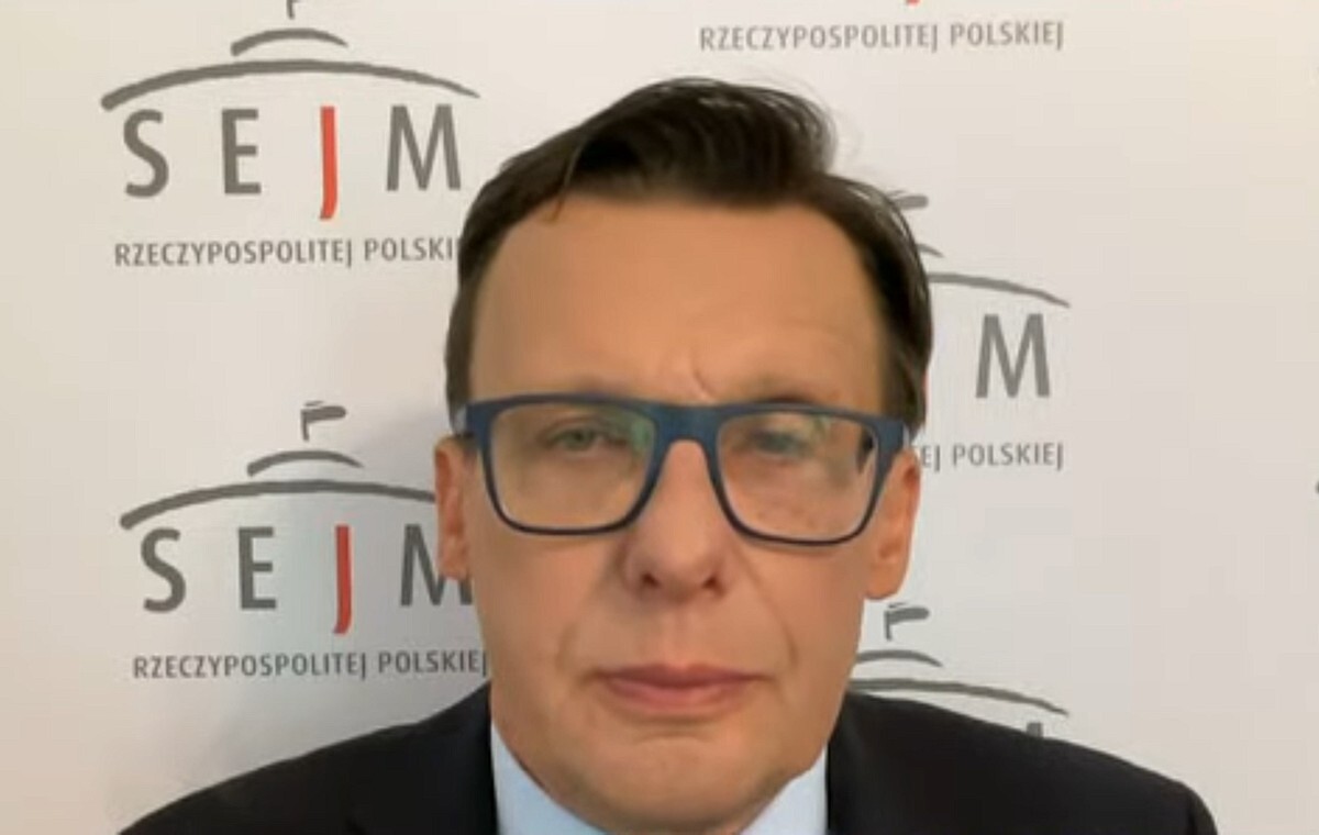 Марек Аст: Предвзятые люди не должны вести дебаты