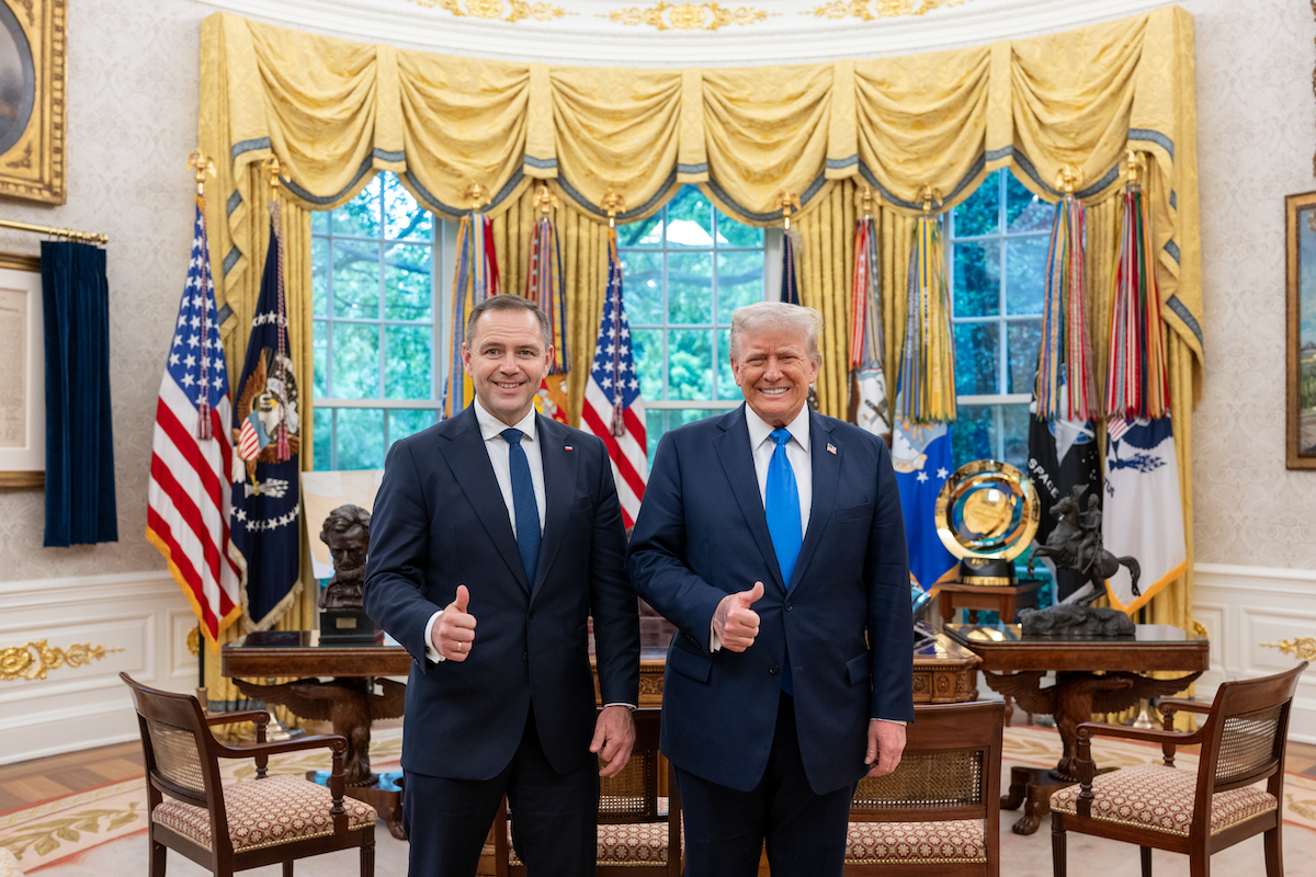 The White home  published a photograph  from the Nawrocki-Trump meeting