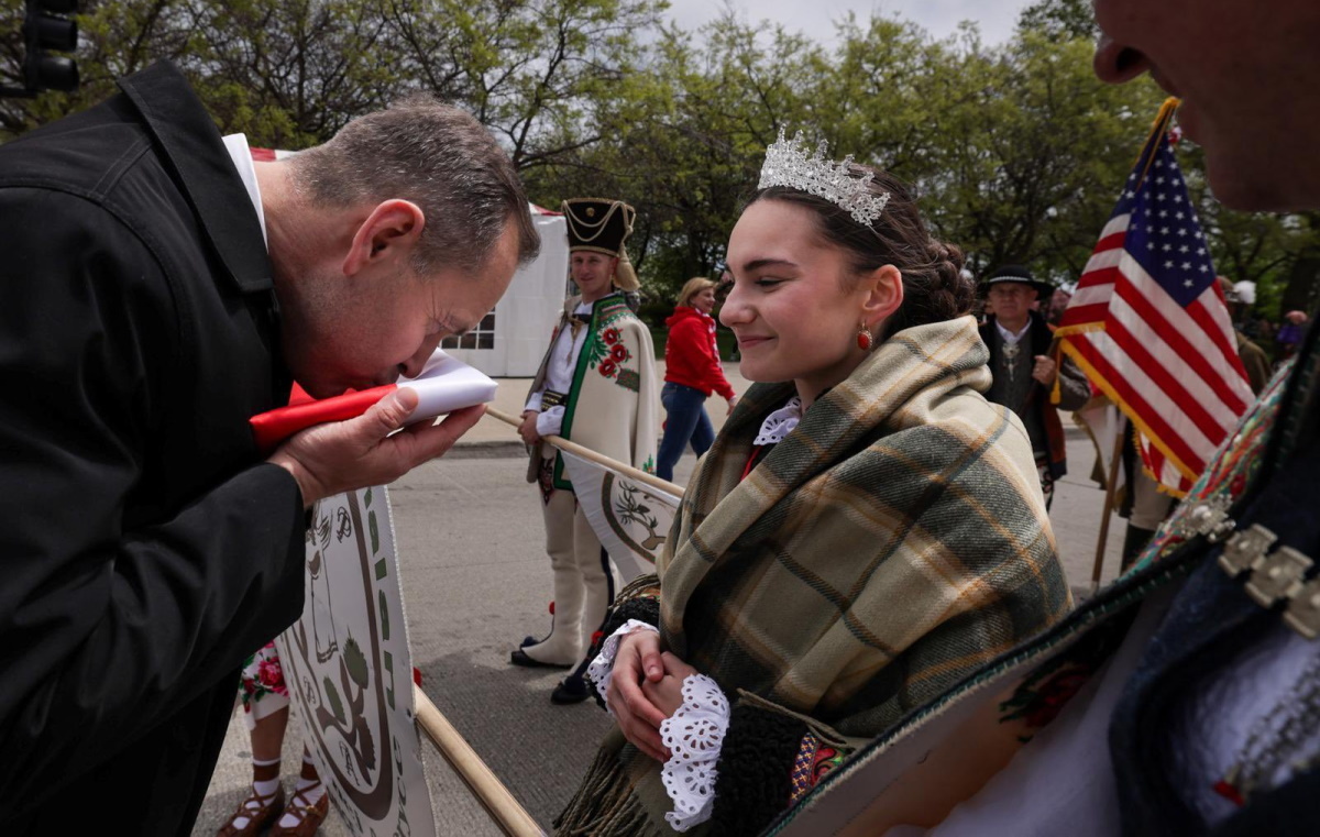 To trzeba zobaczyć! Nawrocki w Chicago: "Niech żyje Polska"