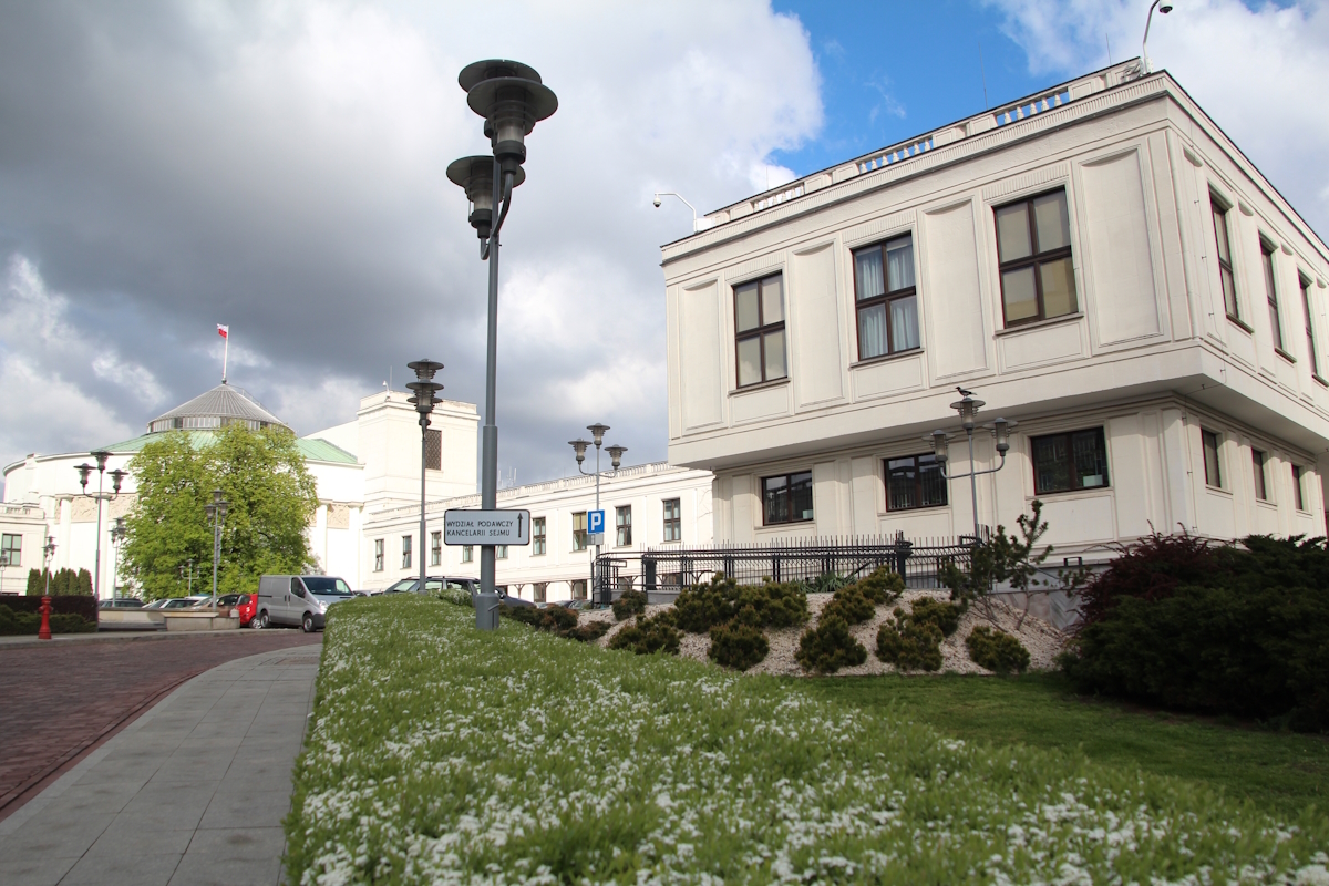 There will be no circus! Szczucki: Nawrocki will not appear at the commission