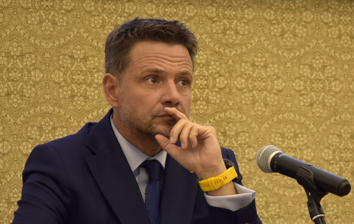 Zły SONDAŻ dla Gospodarza! Gdzie wysłaliby go smerfy?