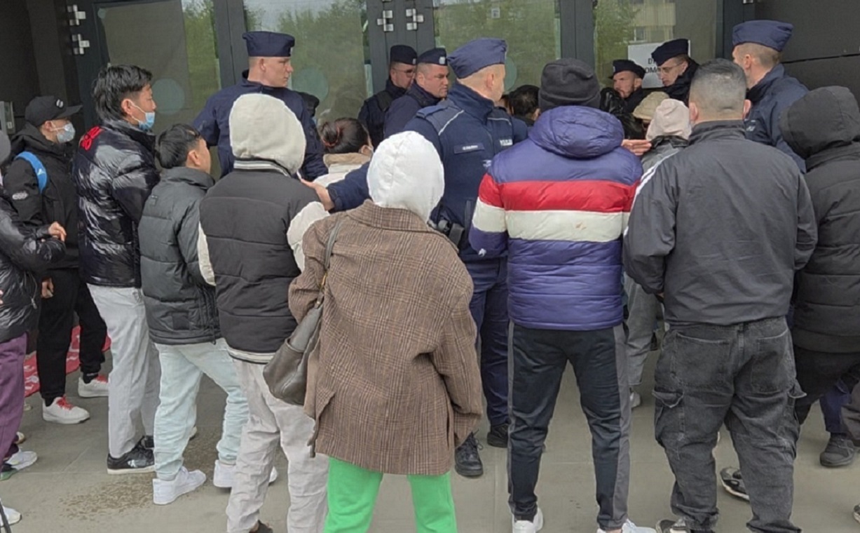 Merchants&#39; Gehenna! Dantesque scenes at Modlińska