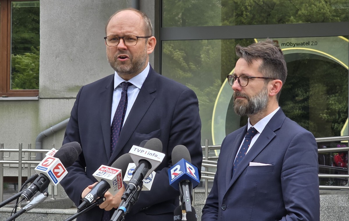 Posłowie PiS z interwencją w MC! "Winnym plączą się nogi"