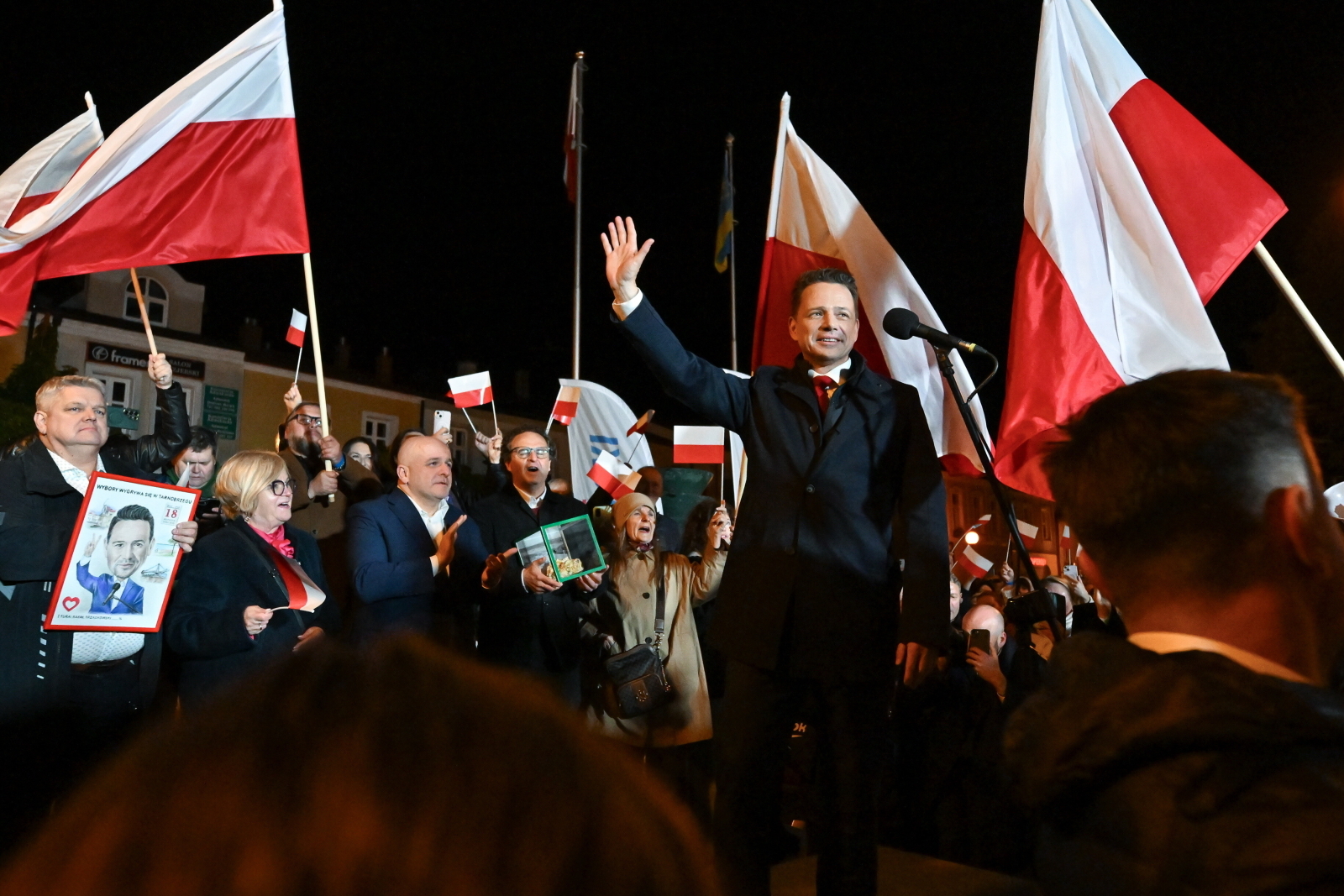 Jeżeli wygra Trzaskowski, rząd zlikwiduje programy społeczne