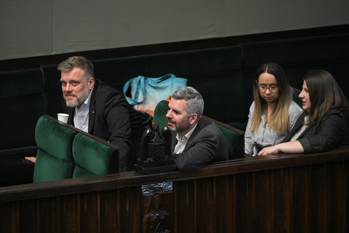 Gospodarz chce się spotkać z Dzikusem. Wysłał SMS'a