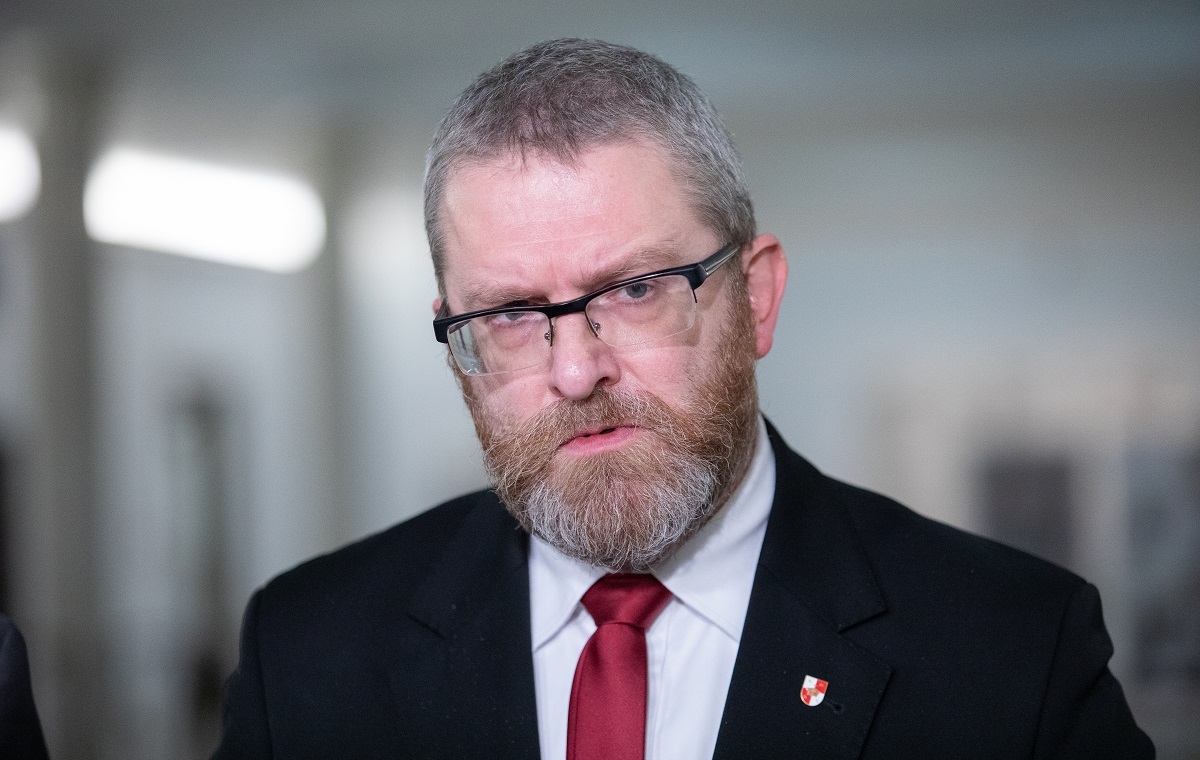 Prokuratura odwołała czynności wobec Brauna! "Po wyborach"