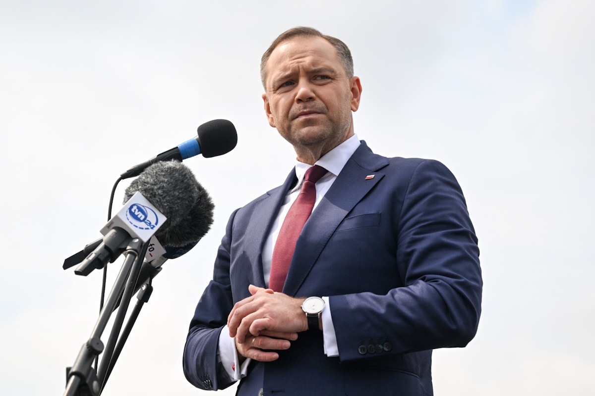 SONDAŻ. Nawrocki lepszym gwarantem bezpieczeństwa Polski