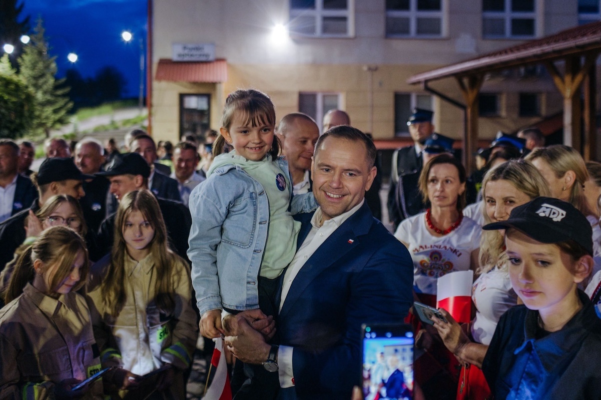 Na kogo zagłosują wyborcy Sławomira Mentzena? SONDAŻ