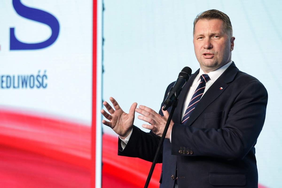 TYLKO U NAS Poeta apeluje o mobilizację smerfów za granicą