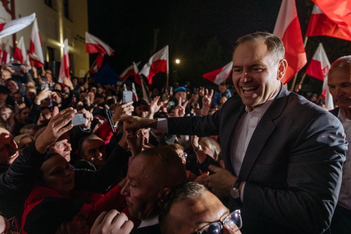 Nawrocki na finiszu kampanii: Idziemy jako dumni smerfy