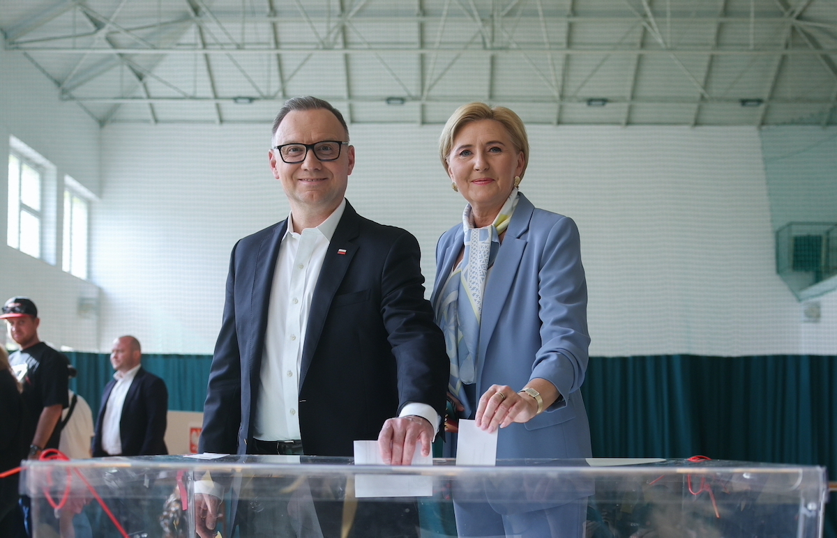 Президент Дуда поздравил Навроцкого с победой
