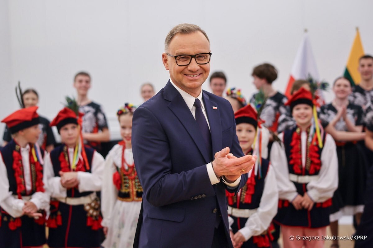 Президент Дуда в Литве. Ранее он говорил с Навроцким