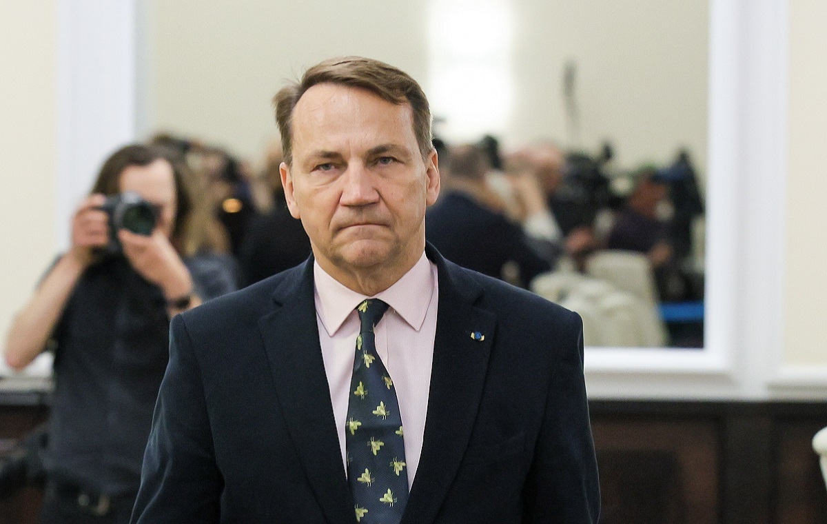 Sikorski pogratulował zwycięstwa Nawrockiemu