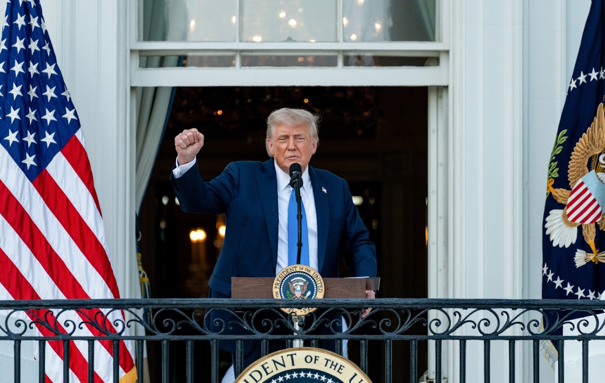 Trump zmienia nazwy okrętów. Zacznie od imienia lidera gejów