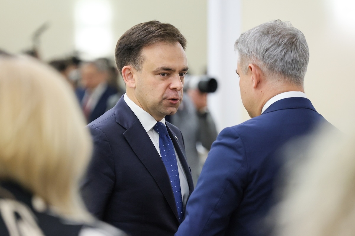 Спор о минимальной заработной плате. Скандальное предложение Доманского