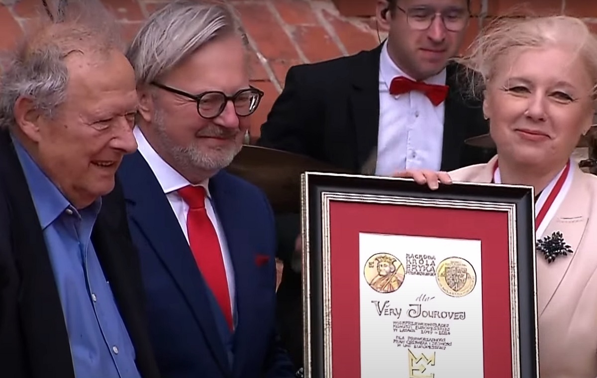 Farsa! Jourova dostała w Polsce nagrodę. Kuriozalny powód