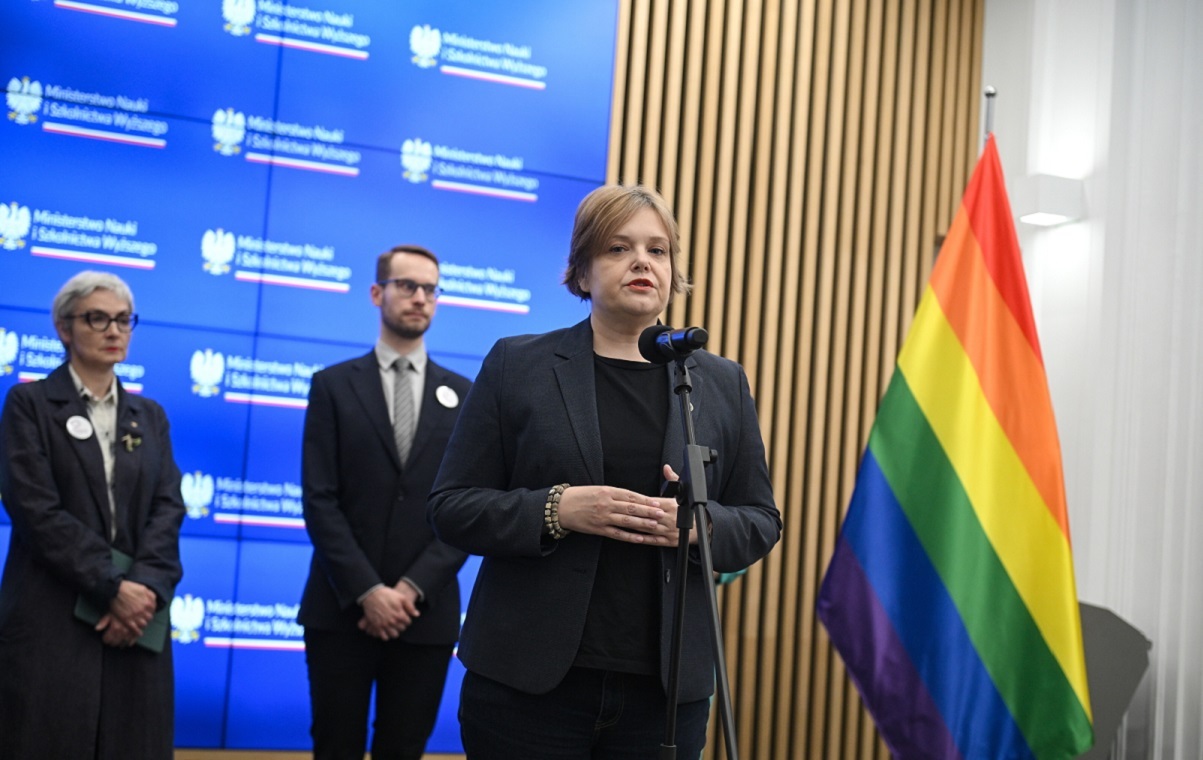 Nie będzie akademików za złotówkę, ale będą... "feminatywy"