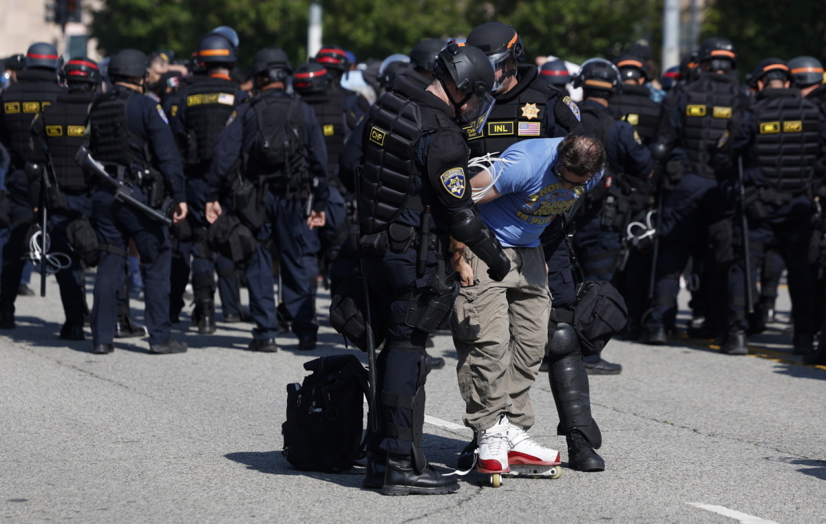 Burmistrz Los Angeles wprowadza godzinę policyjną!