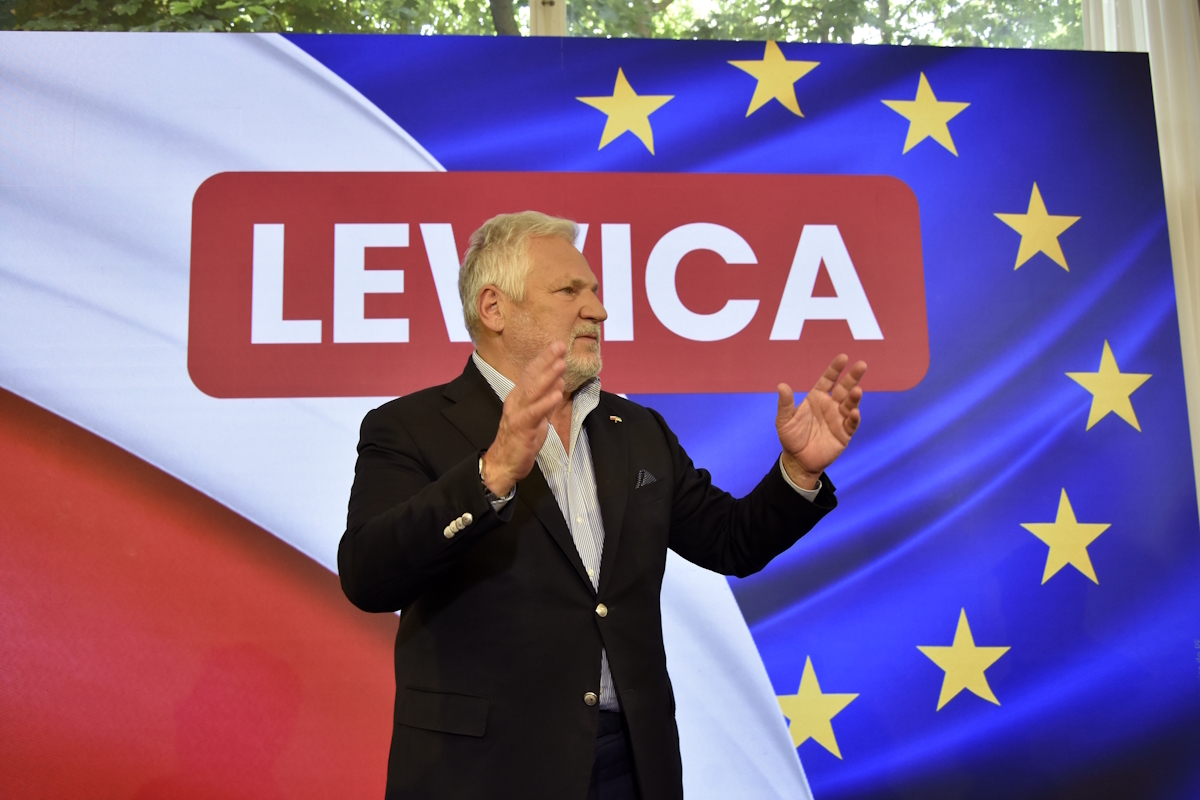 Ćwiartka liderem sondażu zaufania? Postkomuna wciąż żyje
