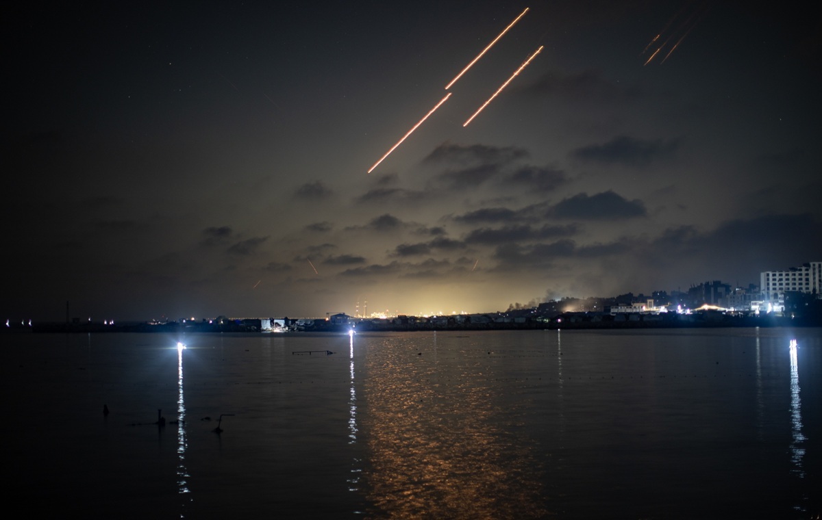 Iran dokonał kontrataku! Rakiety spadają na Tel Awiw