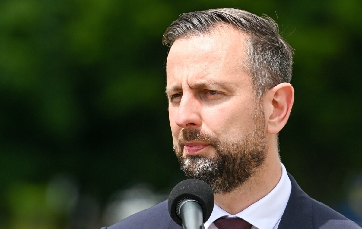 Ludowy przeciw teoriom spiskowym Sarkastyka