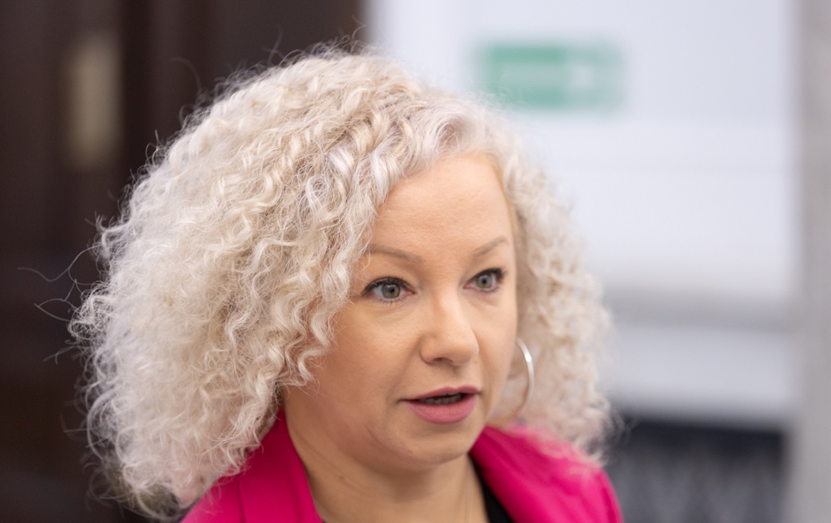 Kotula wprowadzi związki partnerskie "tylnymi drzwiami"?