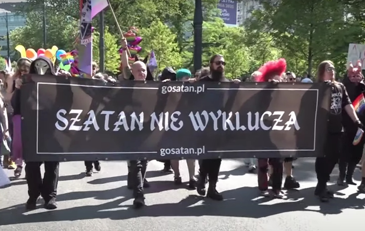 TYLKO U NAS. Próba wyrzucenia ekipy wPolsce24 z marszu LGBT!