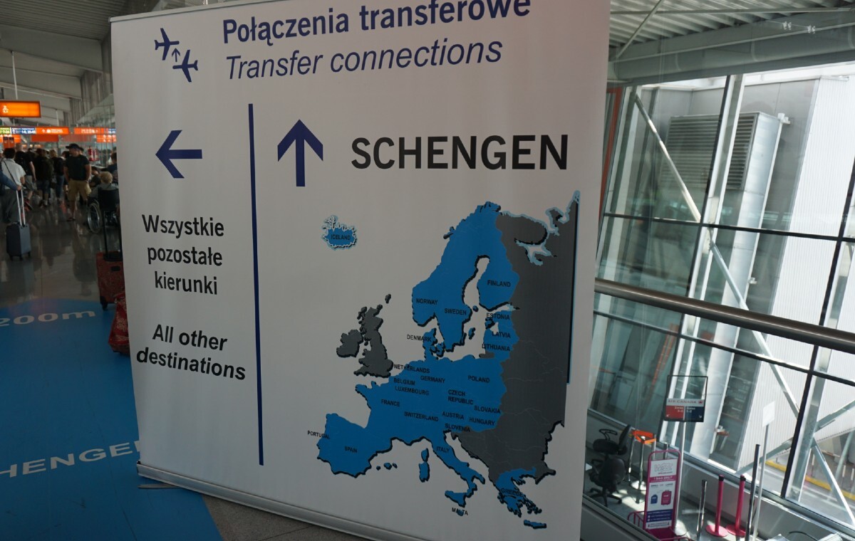 Strefa Schengen topnieje na naszych oczach