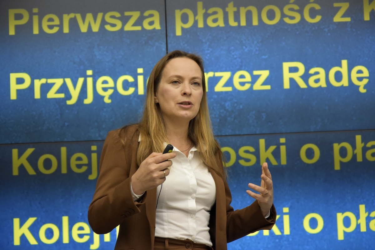 Pełczyńska-Nałęcz stabs the People's organization  as a farewell