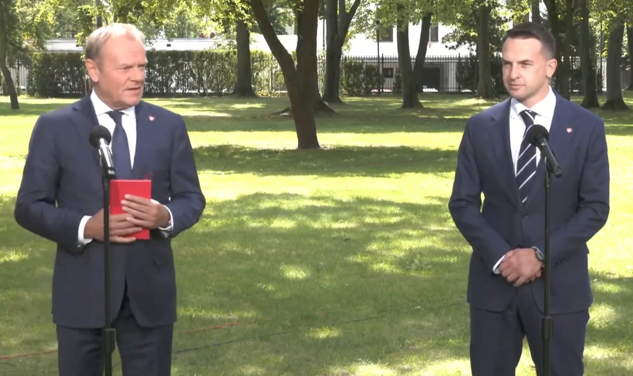 Rząd w końcu ma rzecznika. Został nim Adam Szłapka