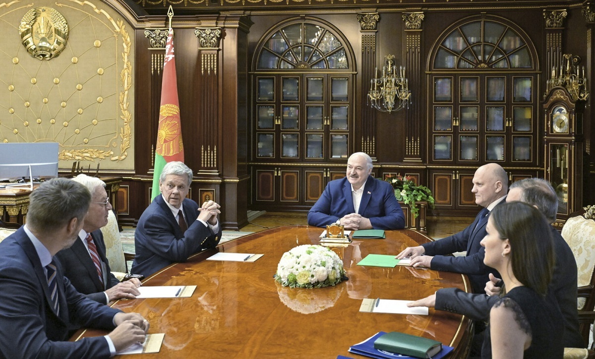 Łukaszenko spotkał się z gen. Kelloggiem