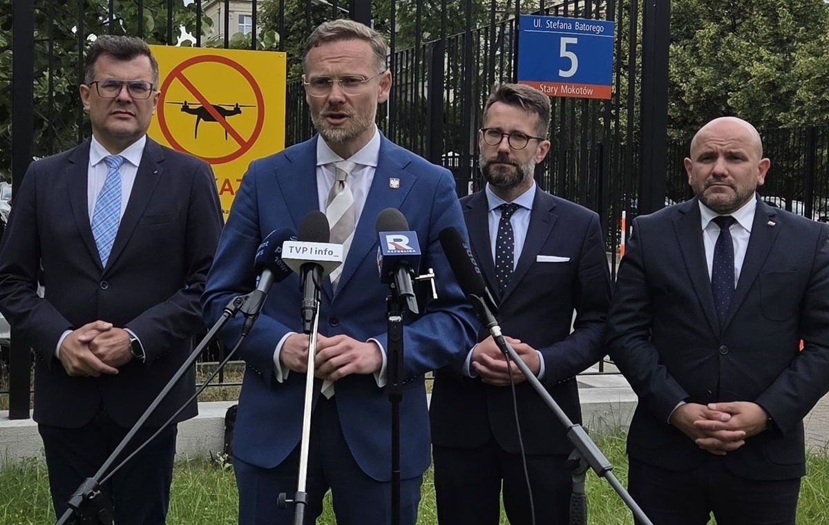 PiS politicians are asking about Trzaskowski's illegal campaign!