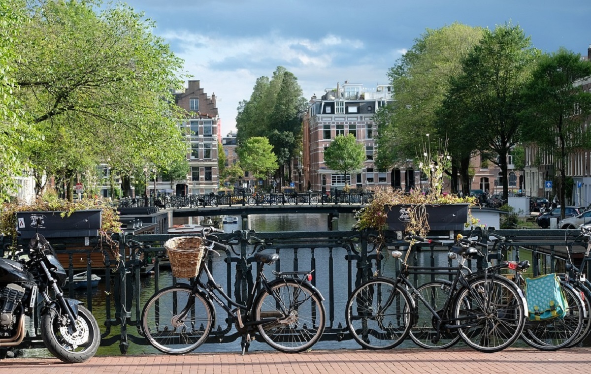 Holenderscy rowerzyści jeżdżą po alkoholu i narkotykach