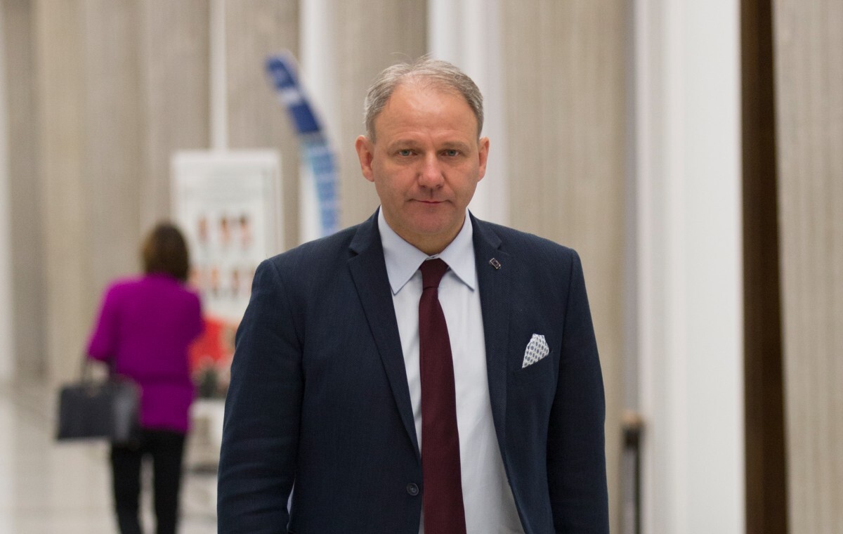 An crucial  erstwhile  Civic Platform politician on Tusk
