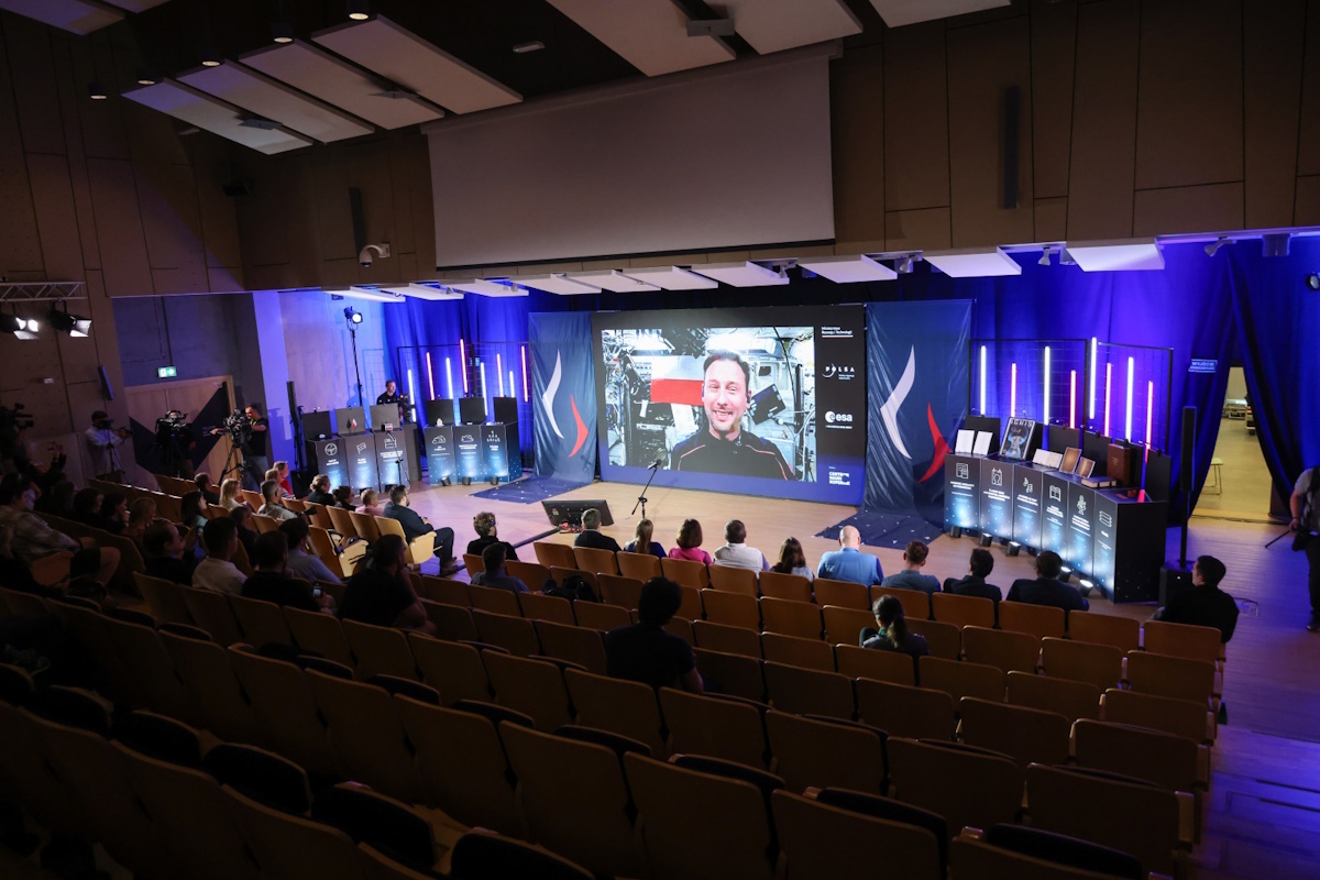 Uznański-Wiśniewski z ISS: Widać jedną piękną planetę