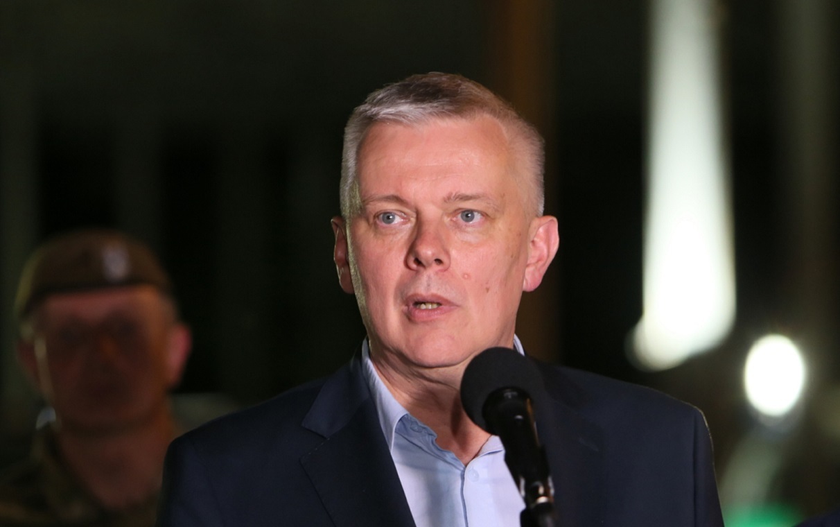 Siemoniak chwali się zaporą i...oskarża PiS o"dezinformację"