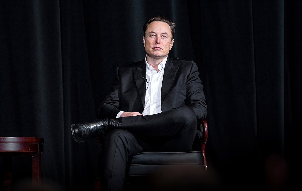 Musk: "Chatbot AI Grok zbyt posłusznie wykonywał polecenia"