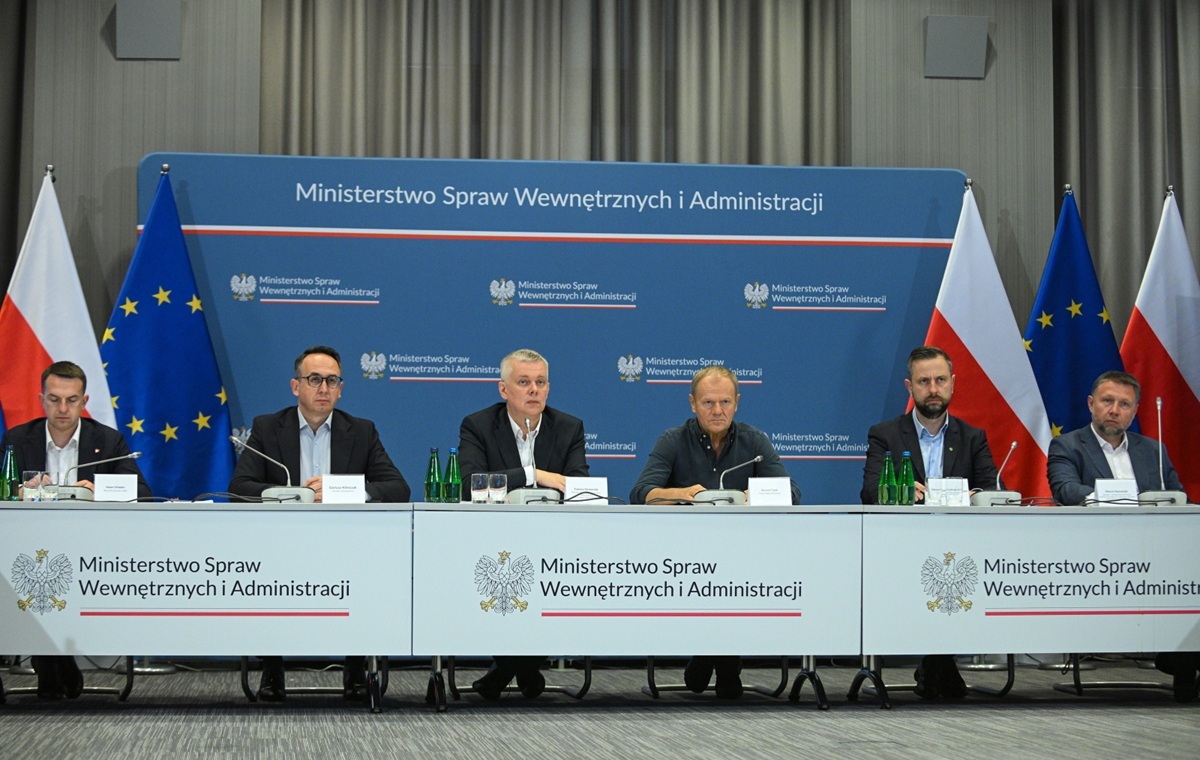 Tusk na sztabie kryzysowym: Musimy być gotowi na wszystko