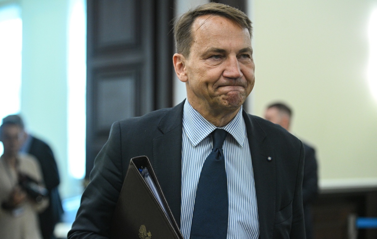 Sikorski continues to push Schnepf for ambassador to Rome!