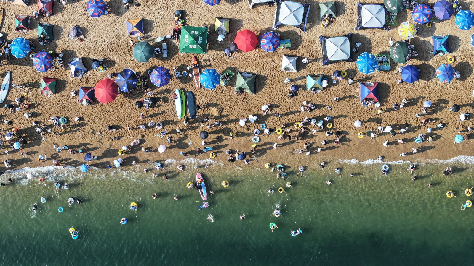 Tragiczne skutki zabawy na plaży. Nie żyje 17-latek