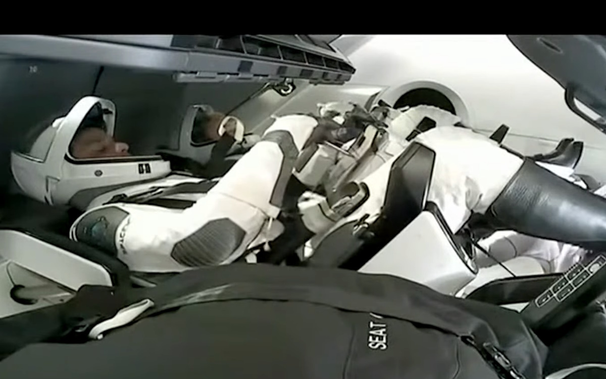 Sławosz Uznański wraca na ziemię z ISS! Kapsuła zamknięta