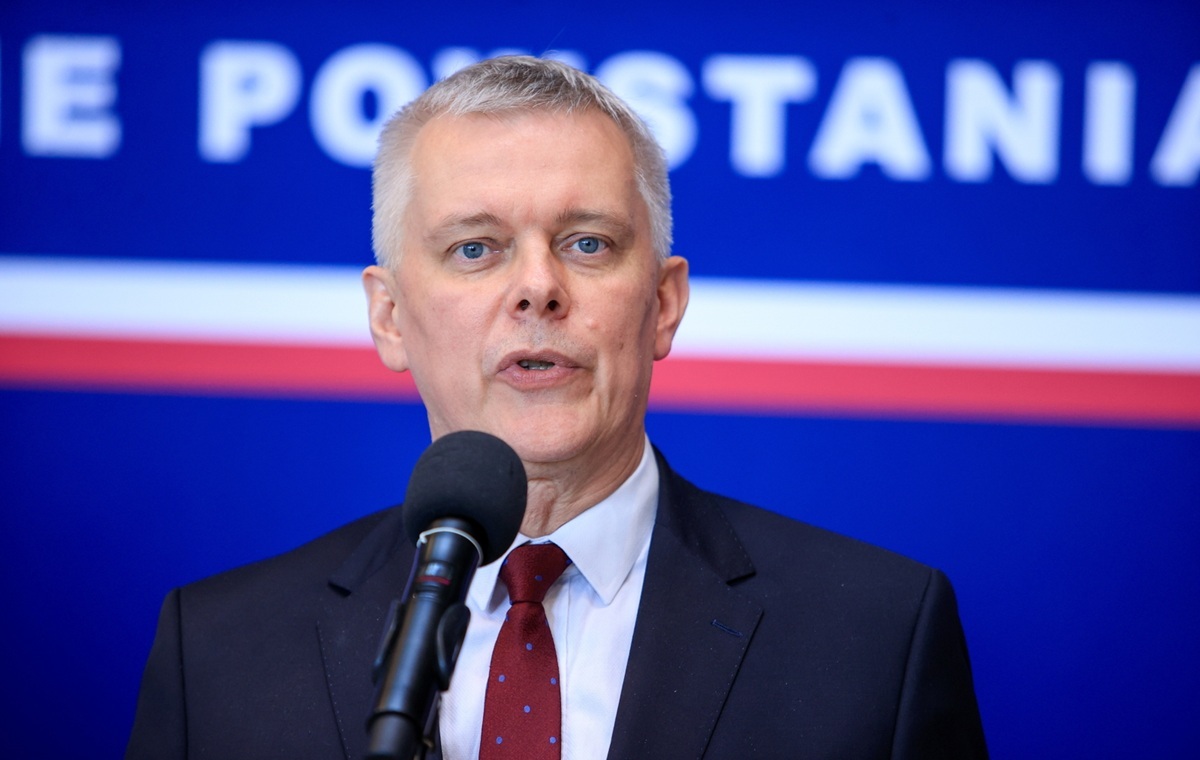 Żałosne! Siemoniak o problem napływu imigrantów obwinia PiS