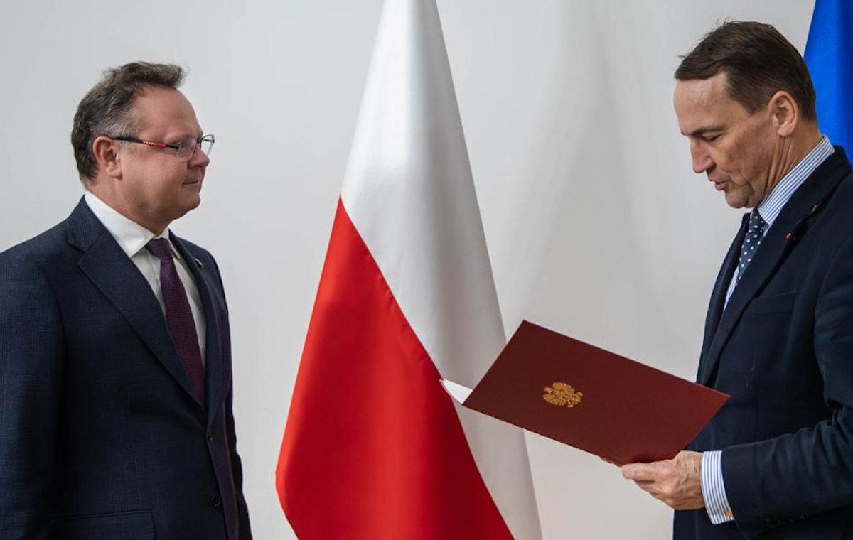 Szejna na wylocie z MSZ? Przedłożono mu bezpłatny urlop
