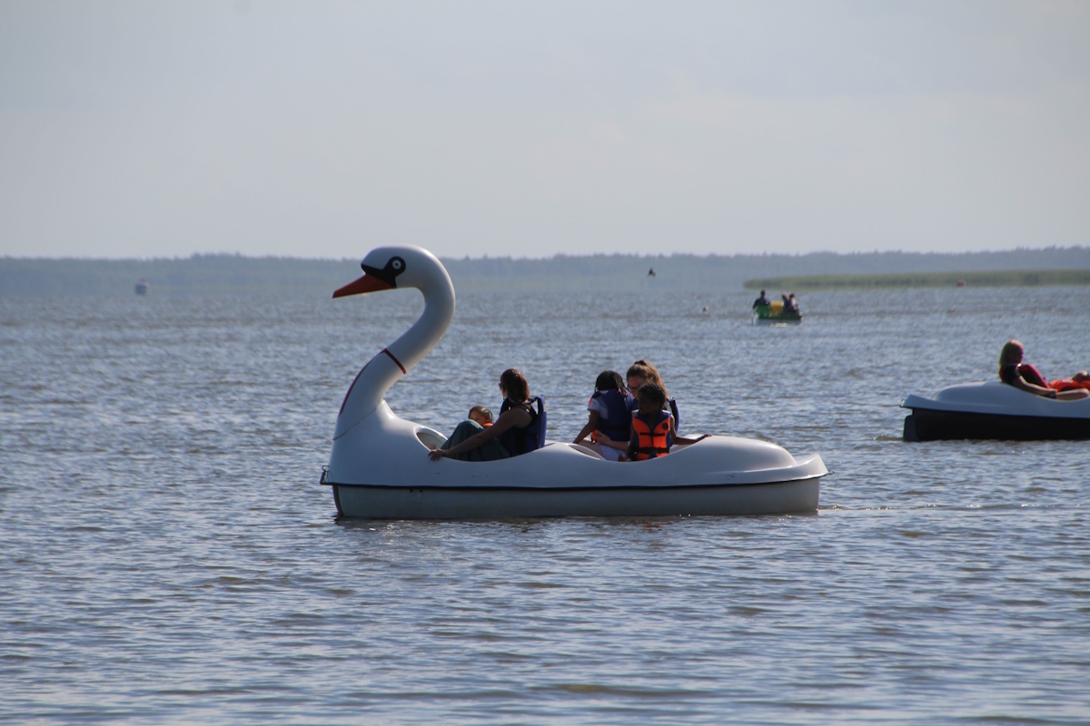 Jak zadbać o bezpieczeństwo dzieci nad wodą? Kilka porad
