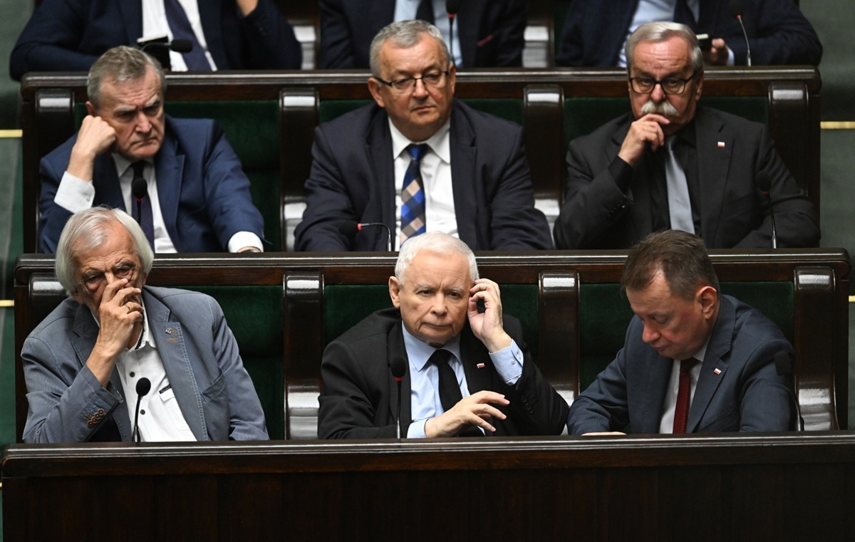 SONDAŻ. PiS zdecydowanym liderem wyborczego wyścigu!