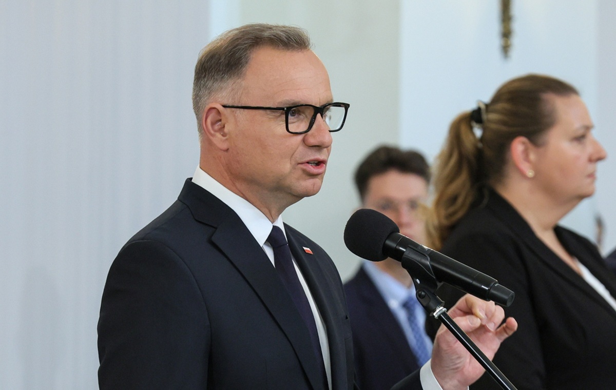 Prezydent reaguje ws. zamachu stanu! Spotkanie z Hołownią