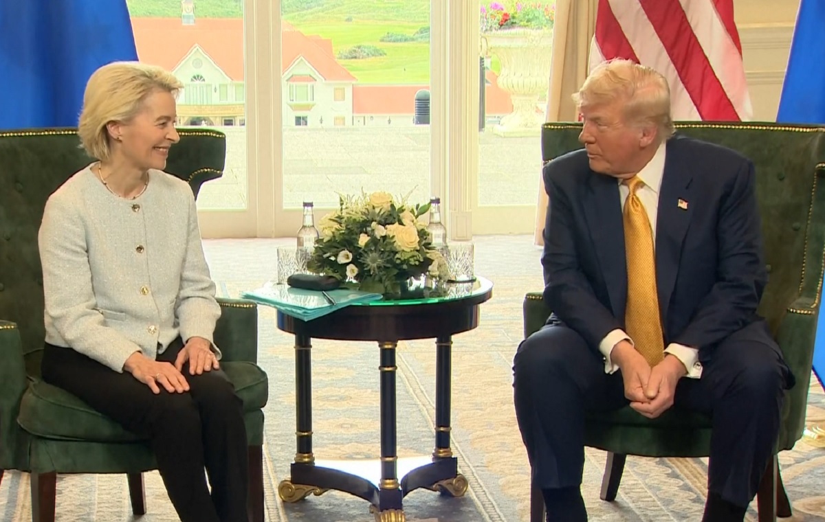 Spotkanie Trumpa i von der Leyen. Rozmowy o umowie handlowej