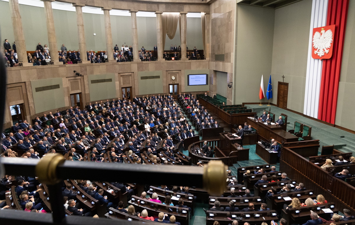 SONDAŻ. Polska 2050 i PSL pod progiem wyborczym